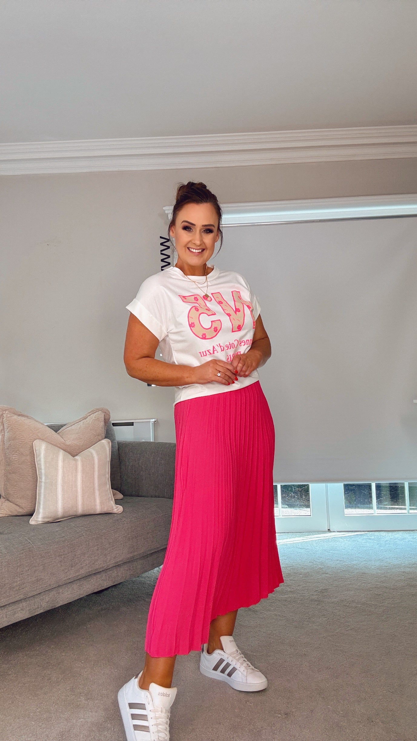 NEON PINK PLEATED SKIRT