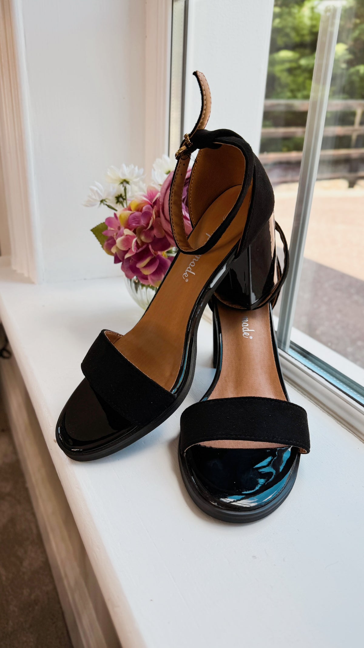 BLACK BLOCK HEEL SANDAL