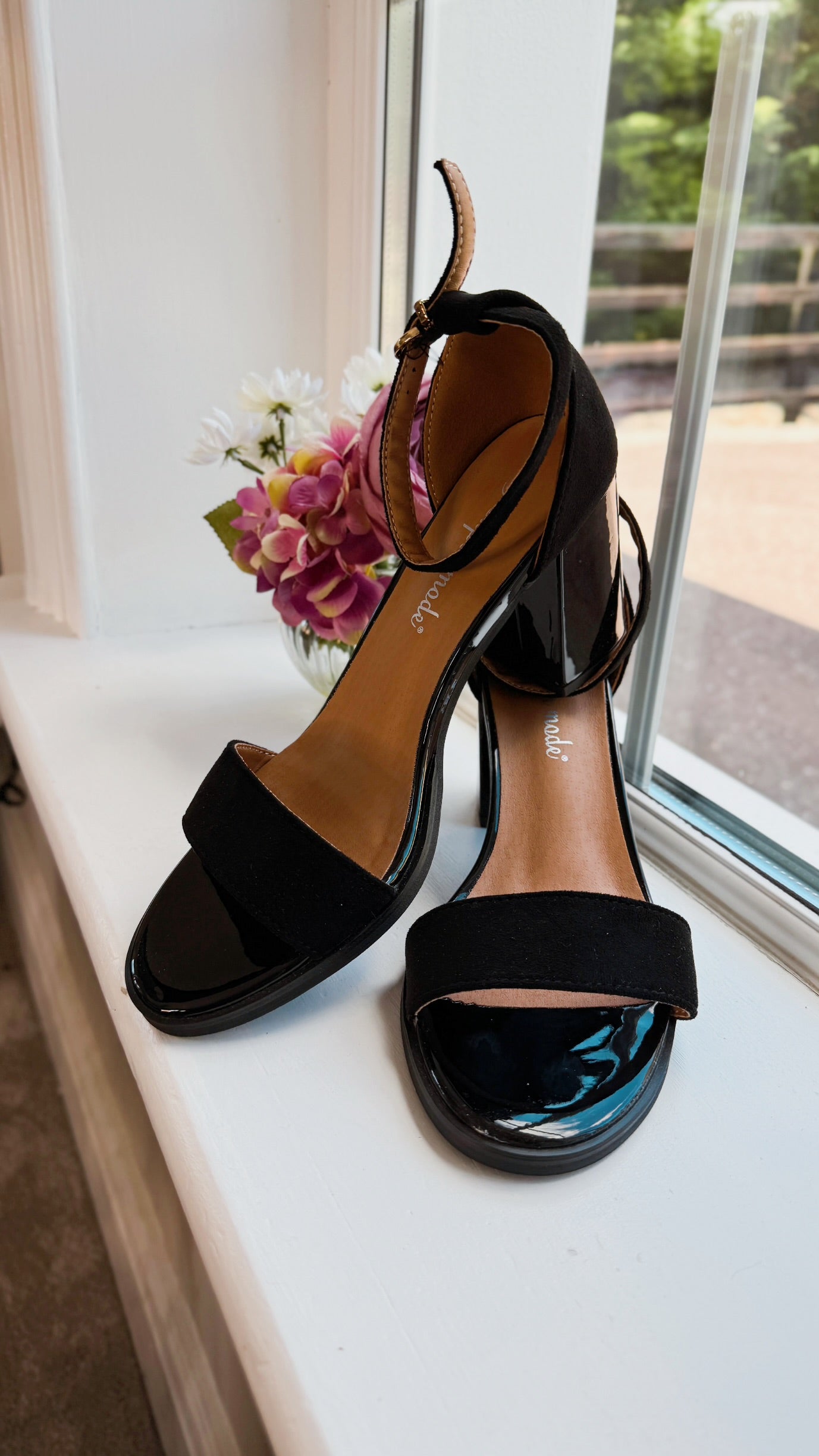 BLACK BLOCK HEEL SANDAL