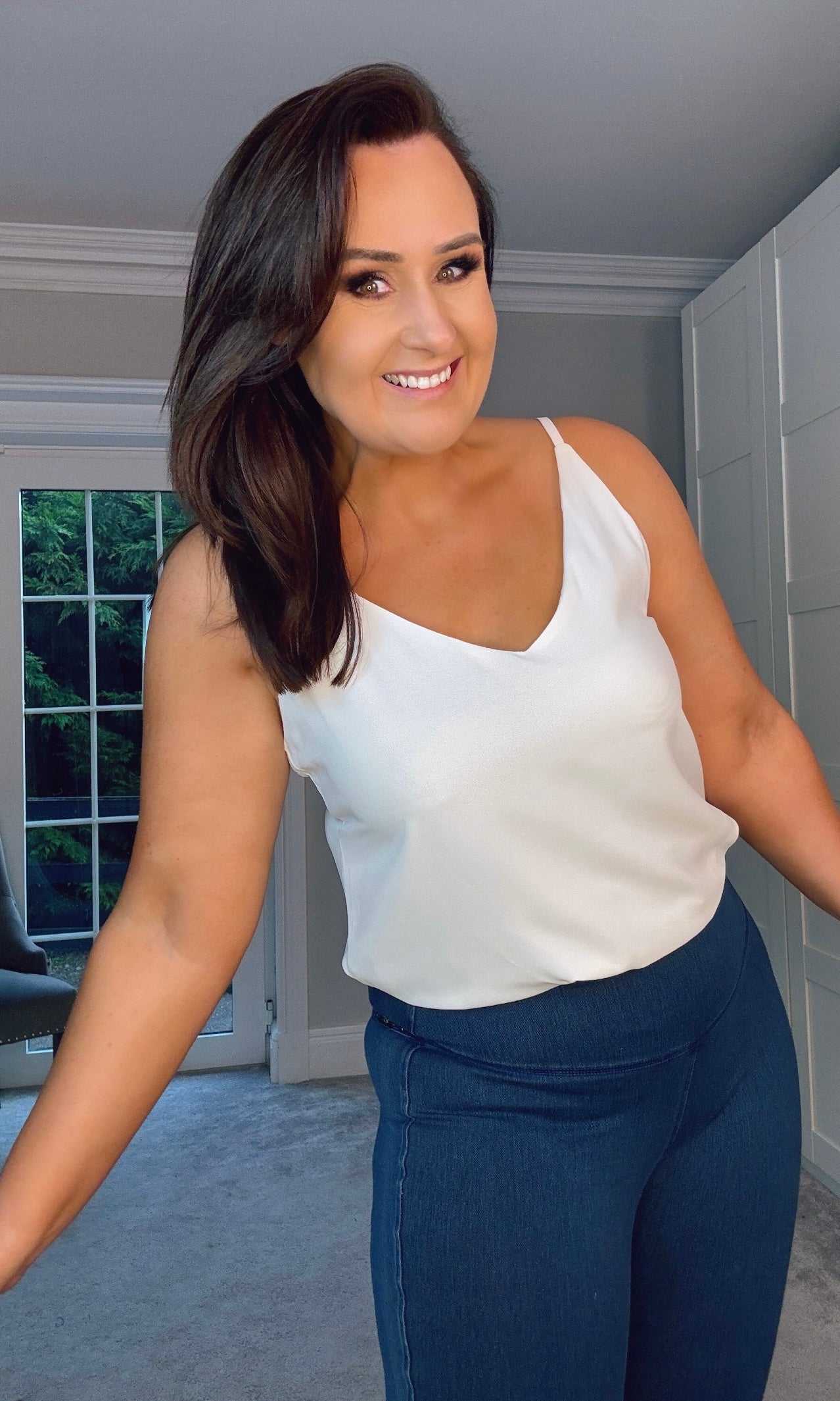 WHITE V-NECK CAMI