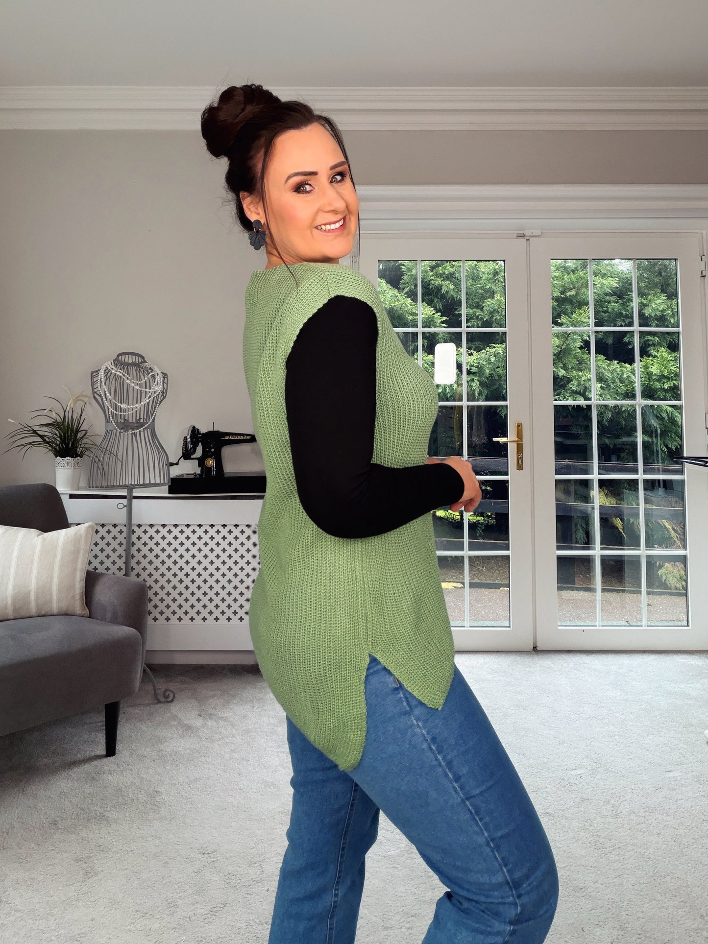 MINT GREEN SLEEVELESS KNIT