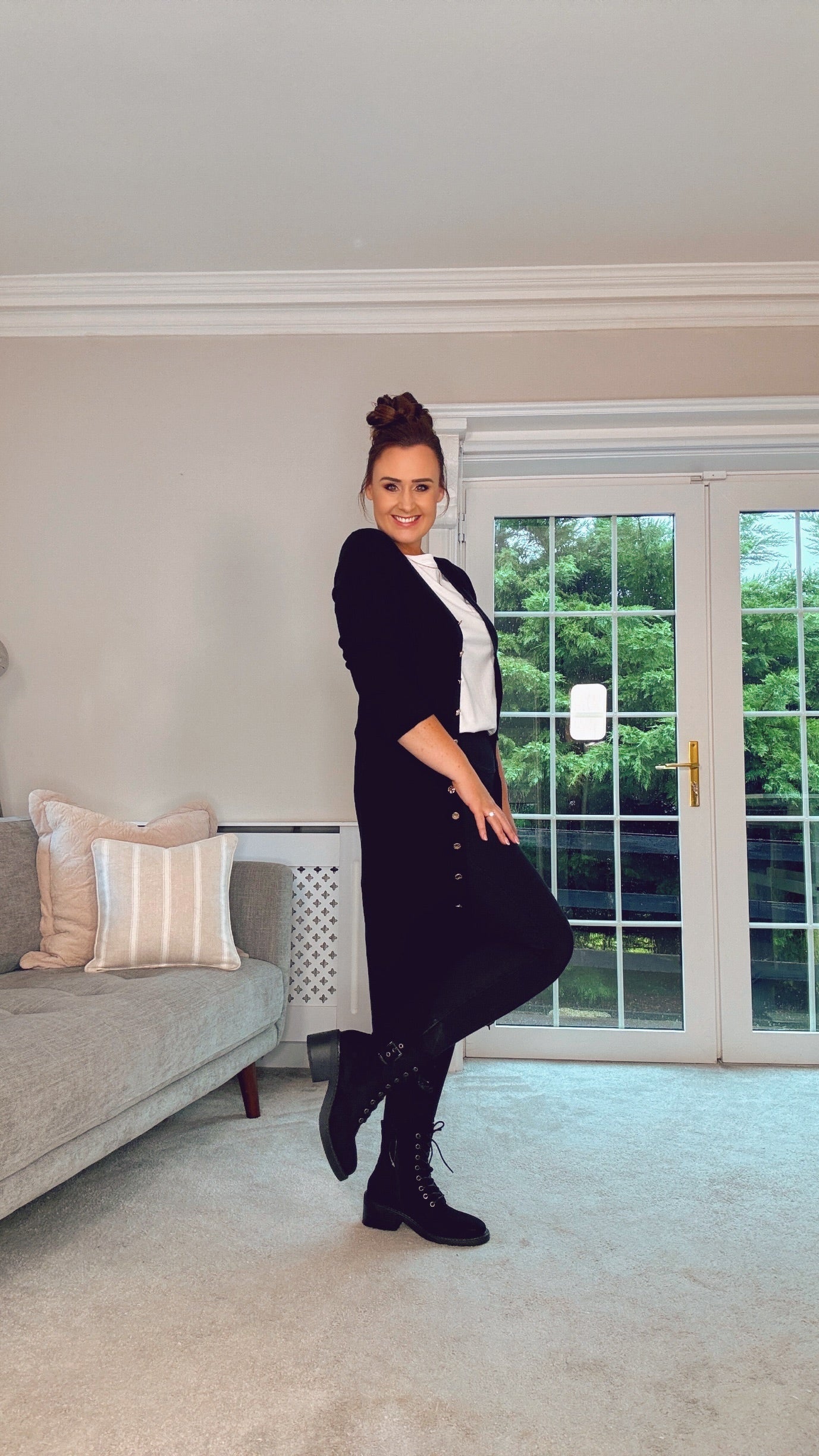 BLACK KNIT KILKY BUTTON DRESS