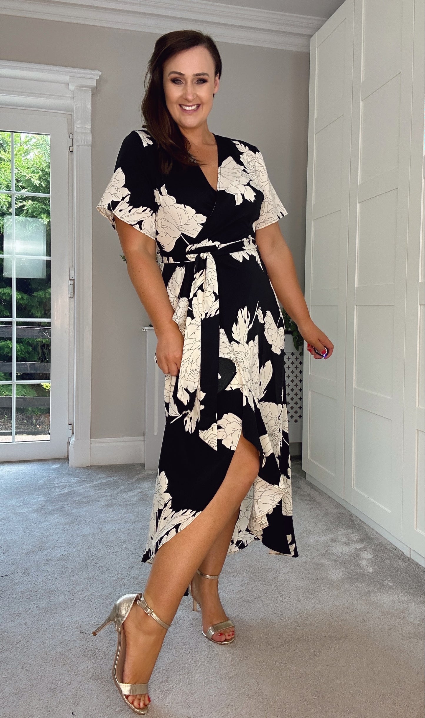 BLACK AND CREAM FLORAL PRINT MOCK WRAP DRESS