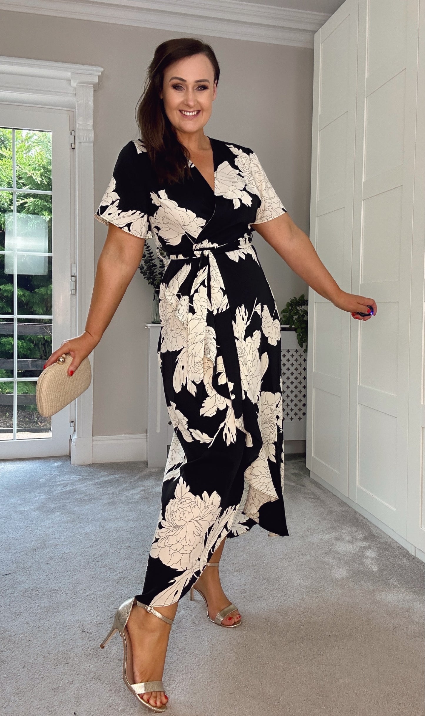 BLACK AND CREAM FLORAL PRINT MOCK WRAP DRESS