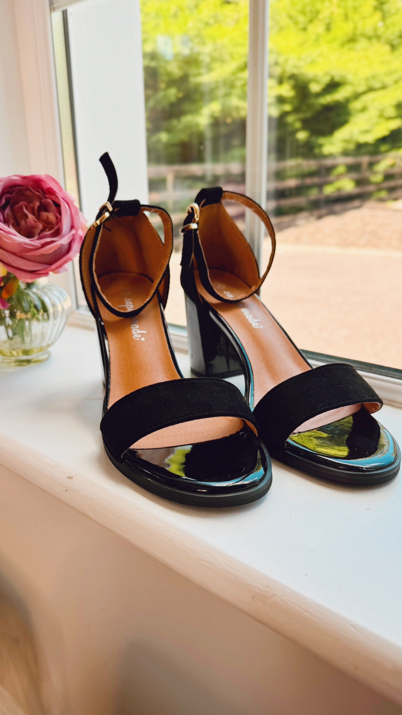 BLACK BLOCK HEEL SANDAL
