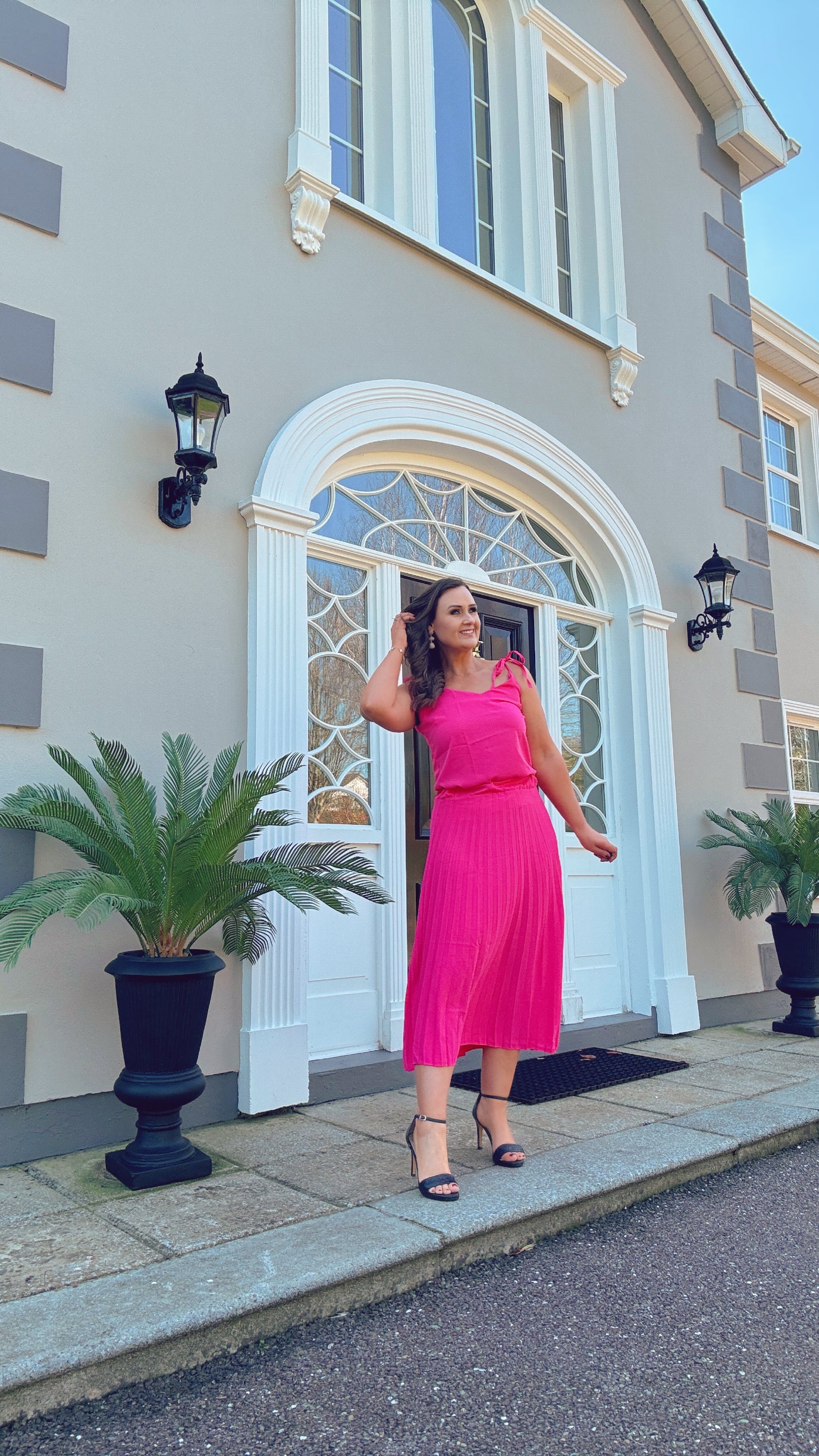 NEON PINK PLEATED SKIRT
