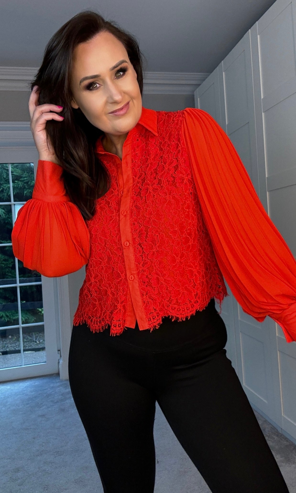 PREMIUM RED LACE BLOUSE WITH PLEATED SLEEVE