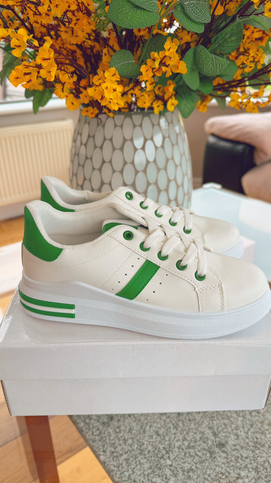 WHITE TRAINER WITH GREEN STRIPE
