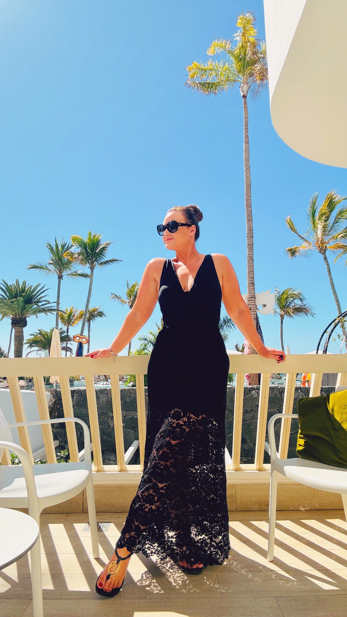 BLACK LACE SKIRT with short skirt