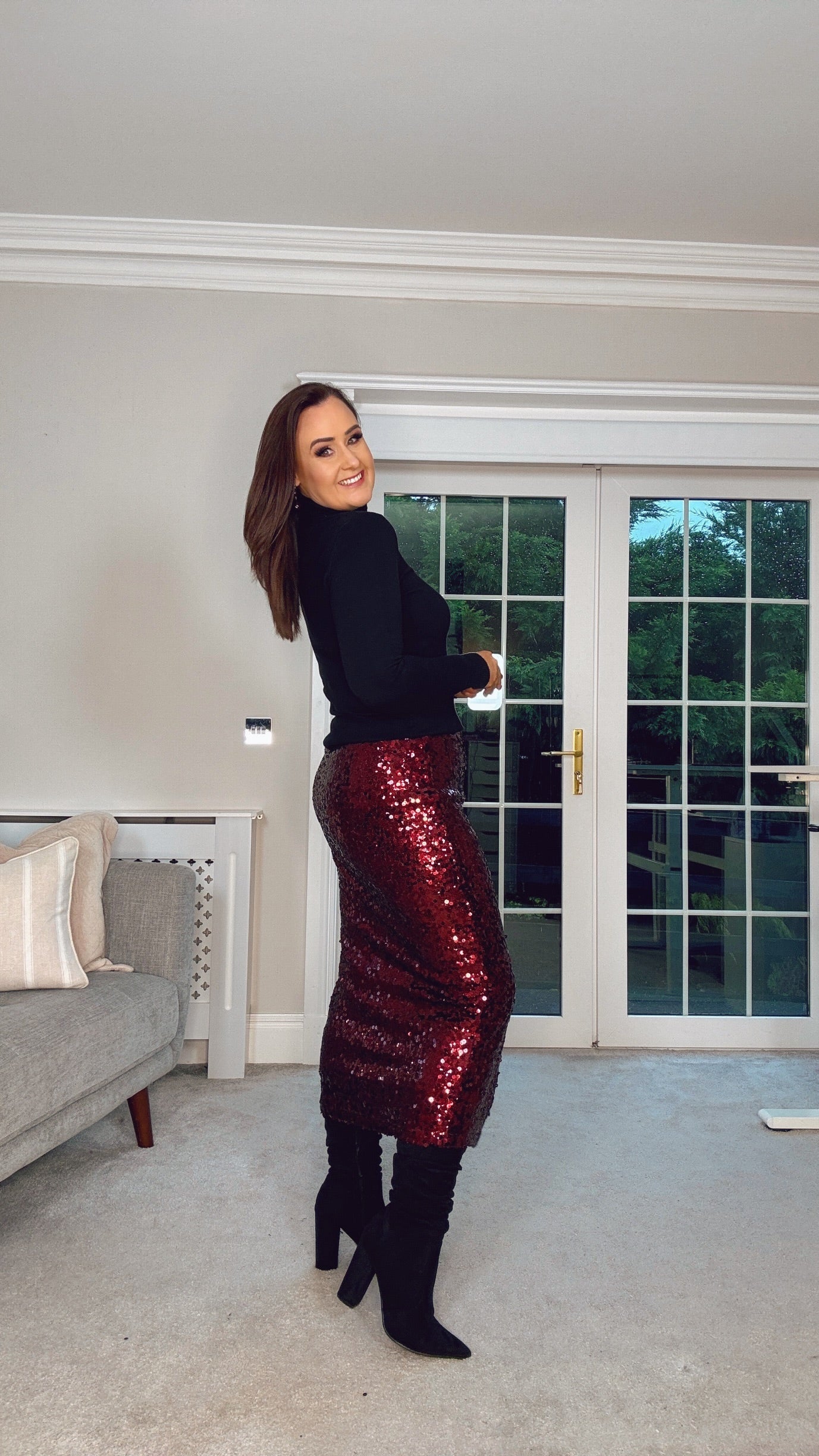 BURGUNDY SEQUENCE MIDI STRETCH SKIRT