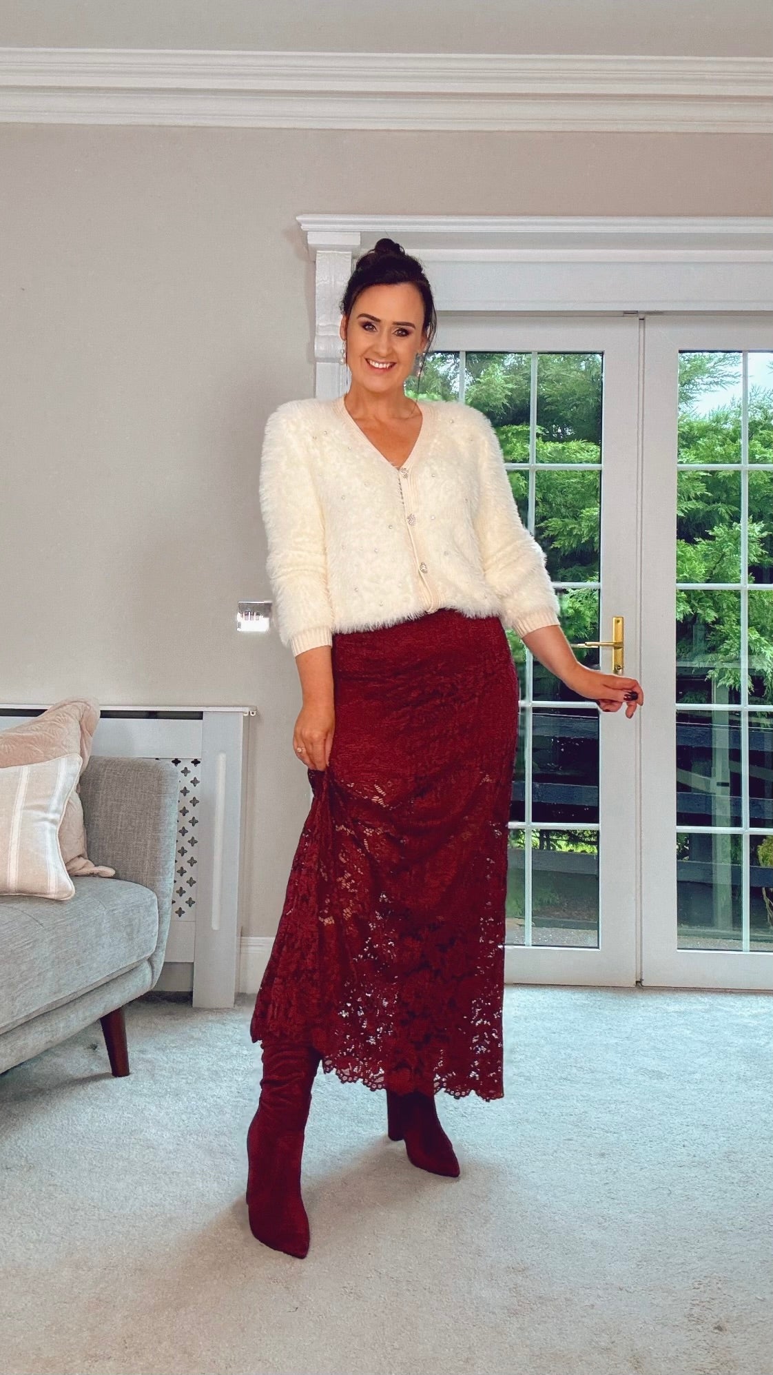 BURGUNDY LACE SKIRT with short skirt