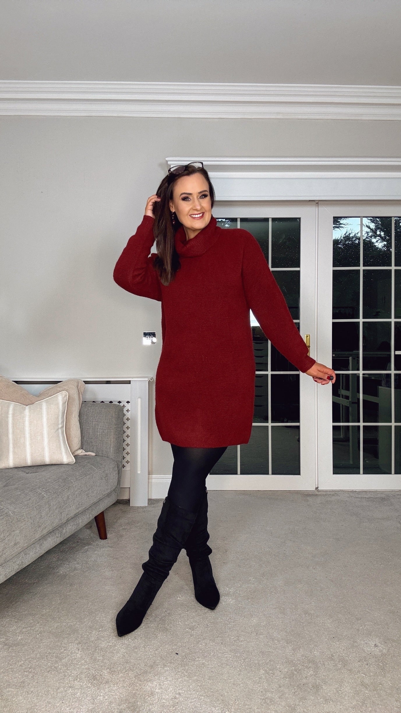 BURGUNDY OVERSIZED SHORT KNIT DRESS