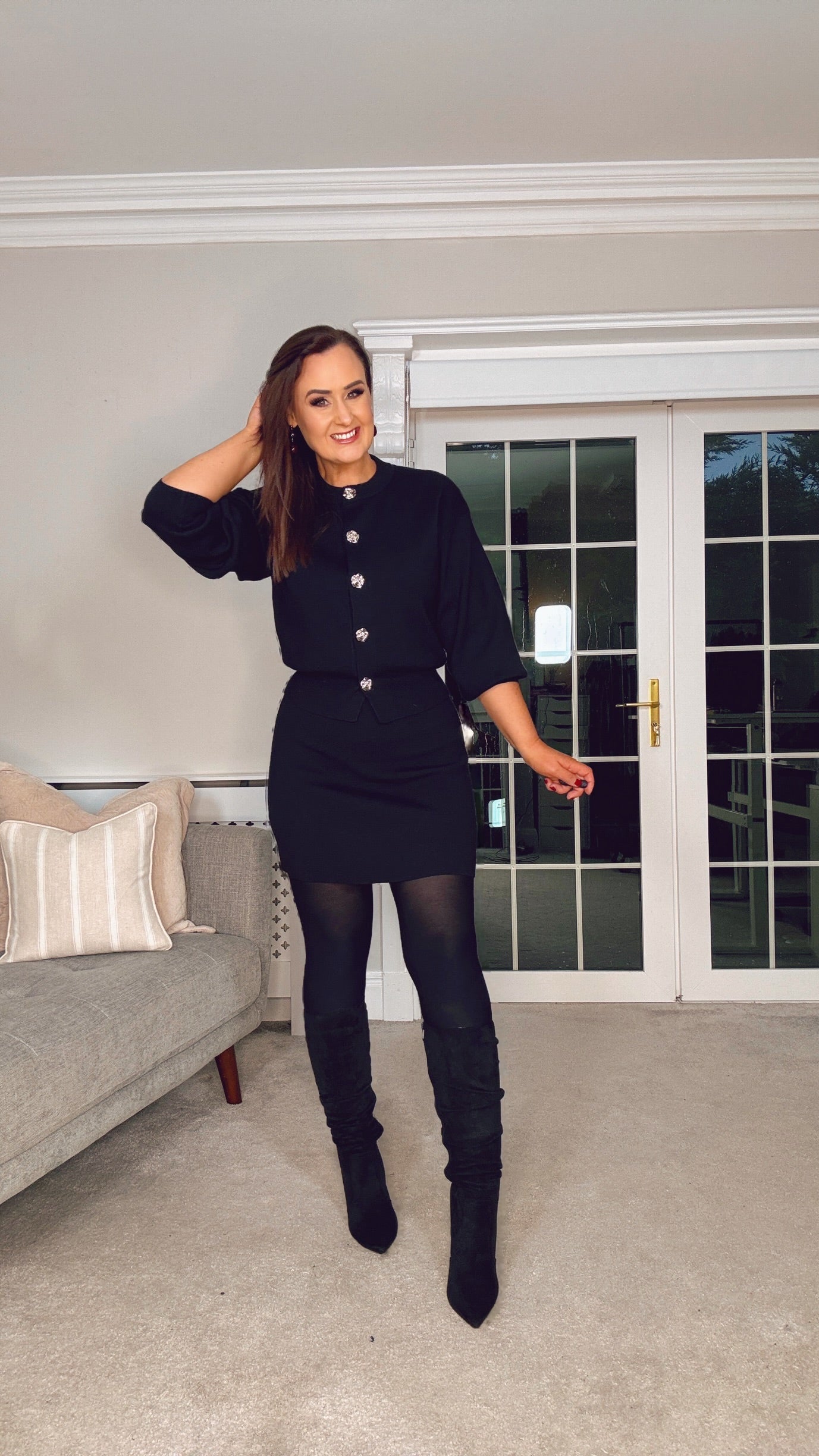 BLACK KNIT SHORT SKIRT