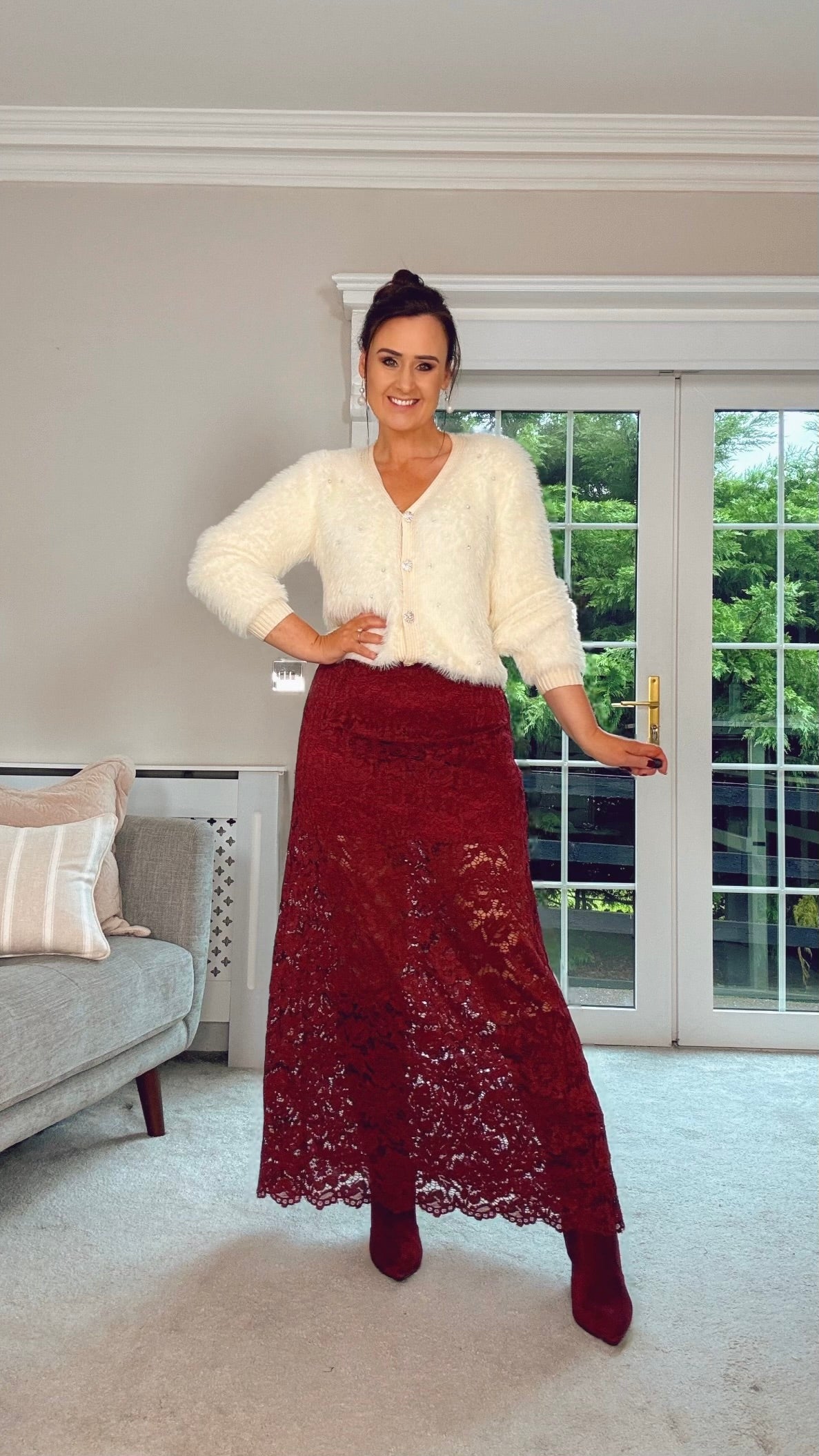 BURGUNDY LACE SKIRT with short skirt