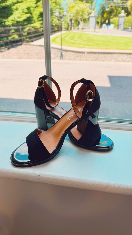 BLACK BLOCK HEEL SANDAL
