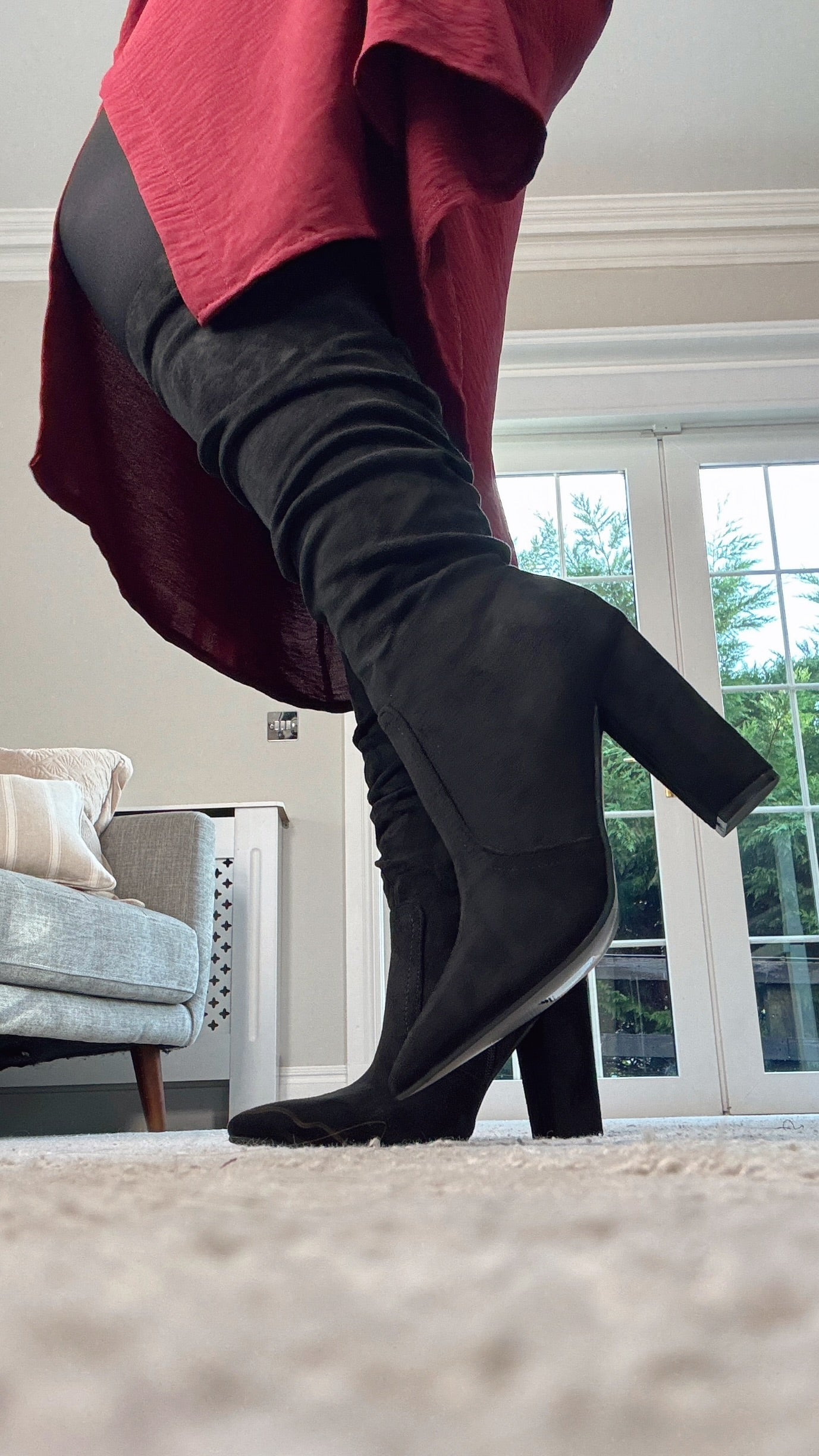 BLACK KNEE HIGH BOOTS