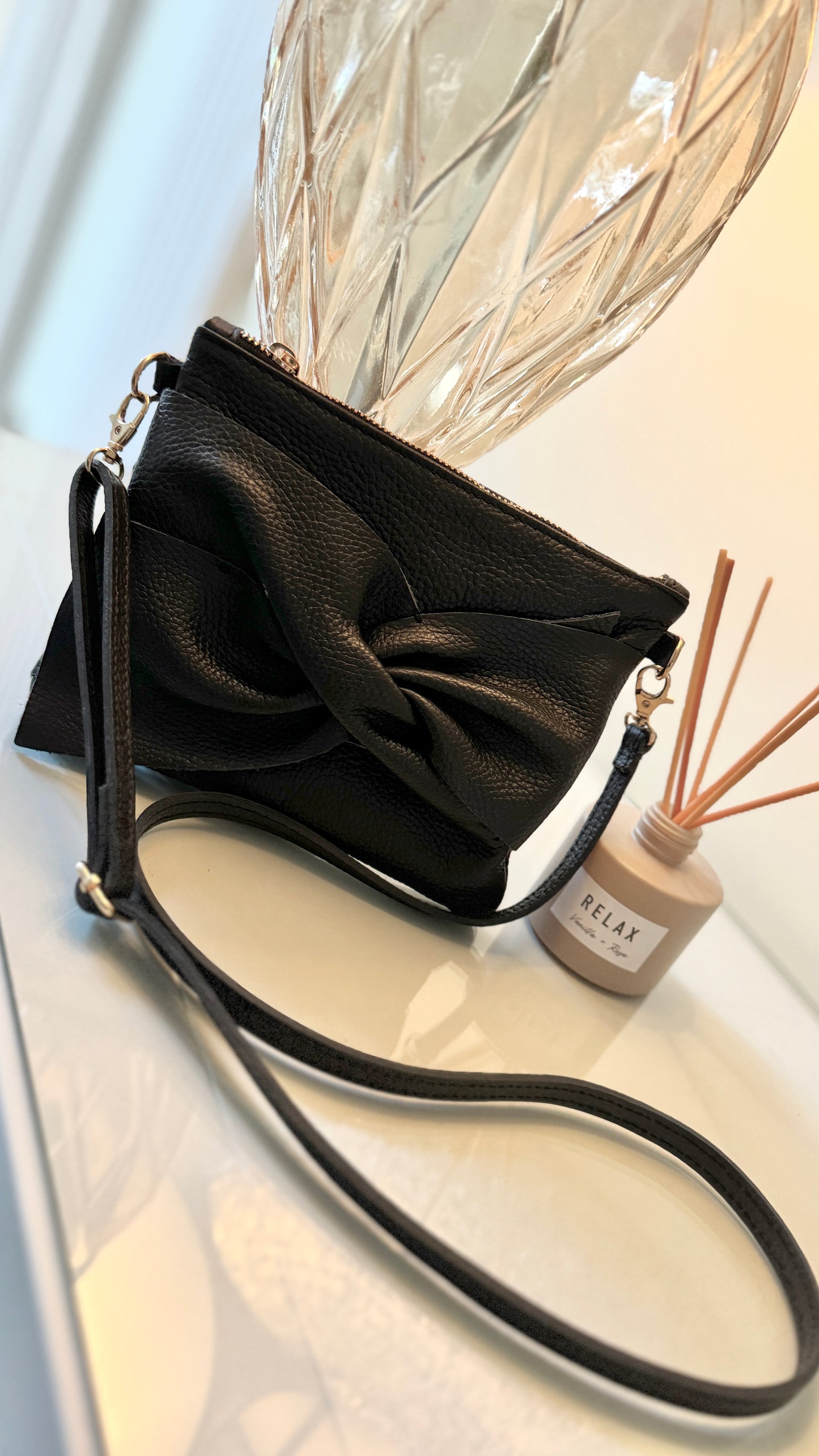 BLACK GENUINE LEATHER BOW CROSS-BODY / CLUTCH BAG