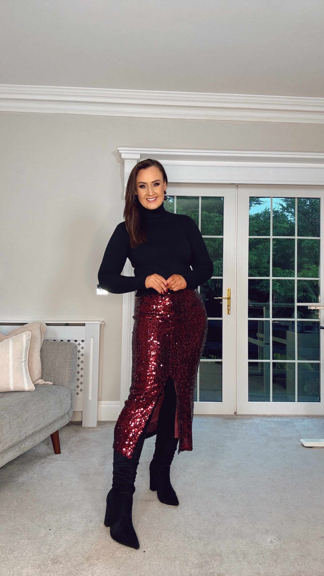 BURGUNDY SEQUENCE MIDI STRETCH SKIRT