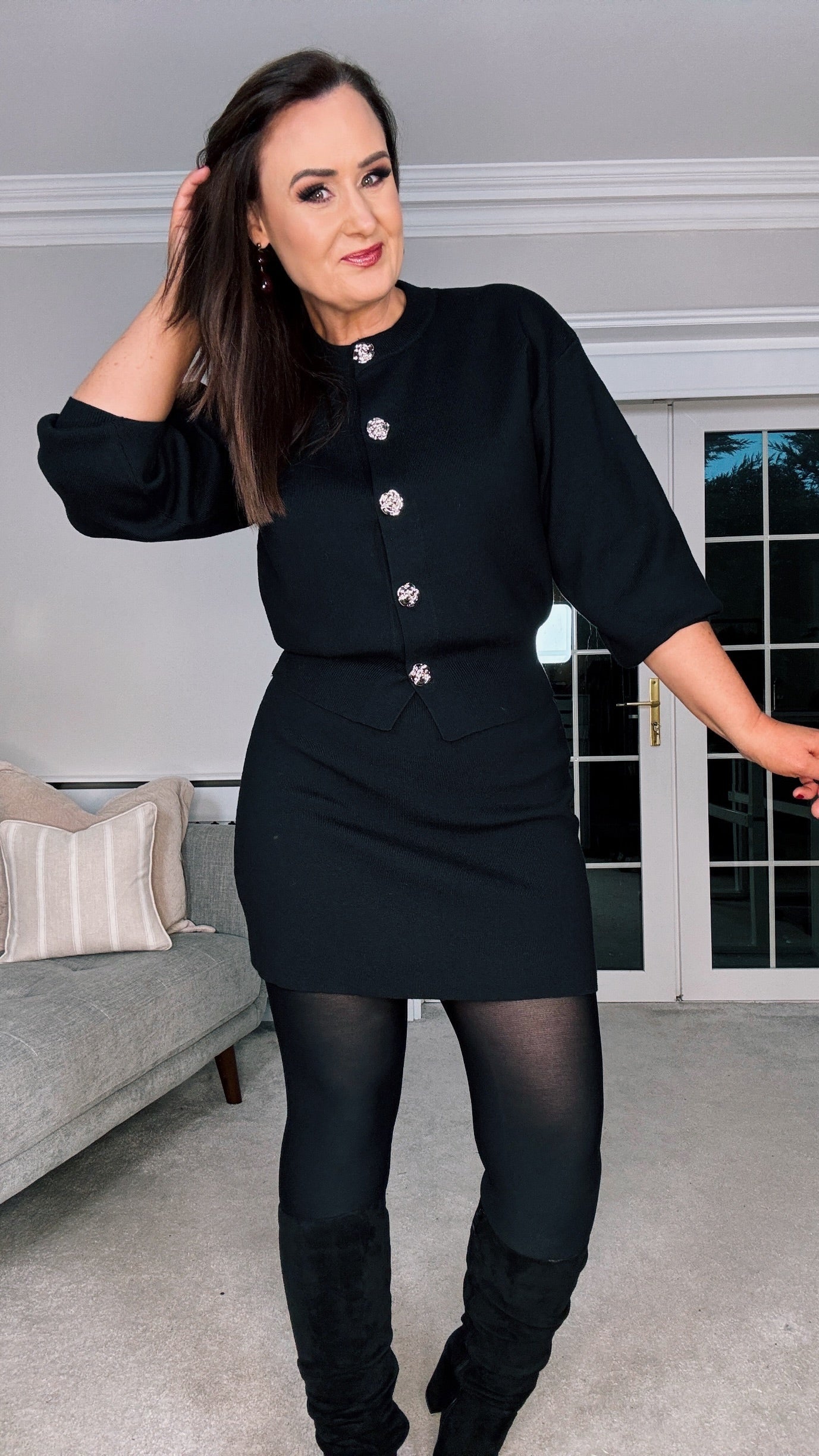 BLACK KNIT SHORT SKIRT