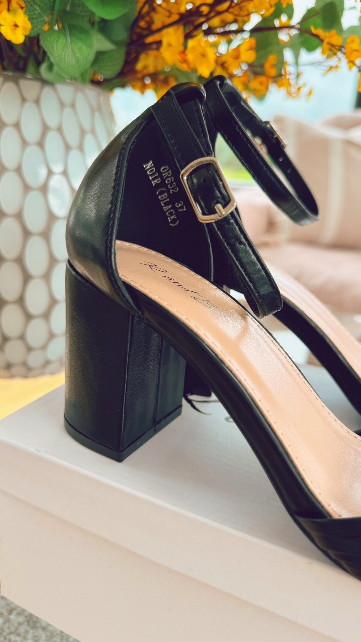 BLACK BLOCK HEEL WOVEN SANDALS