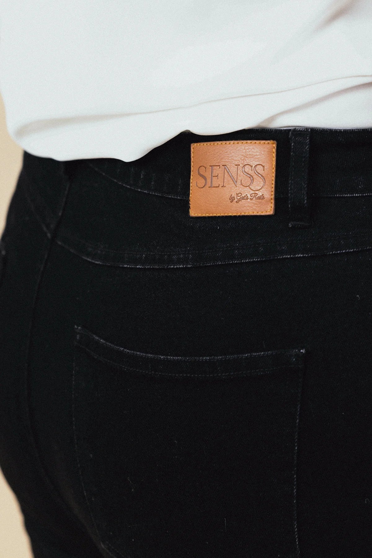 THE SENSS MOM JEANS