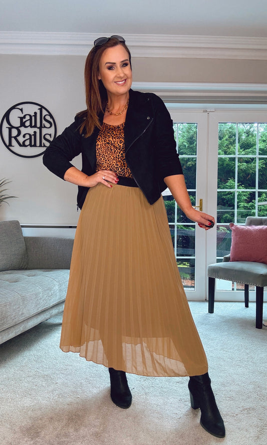 CAMEL COLOUR Pleated Midi Skirt