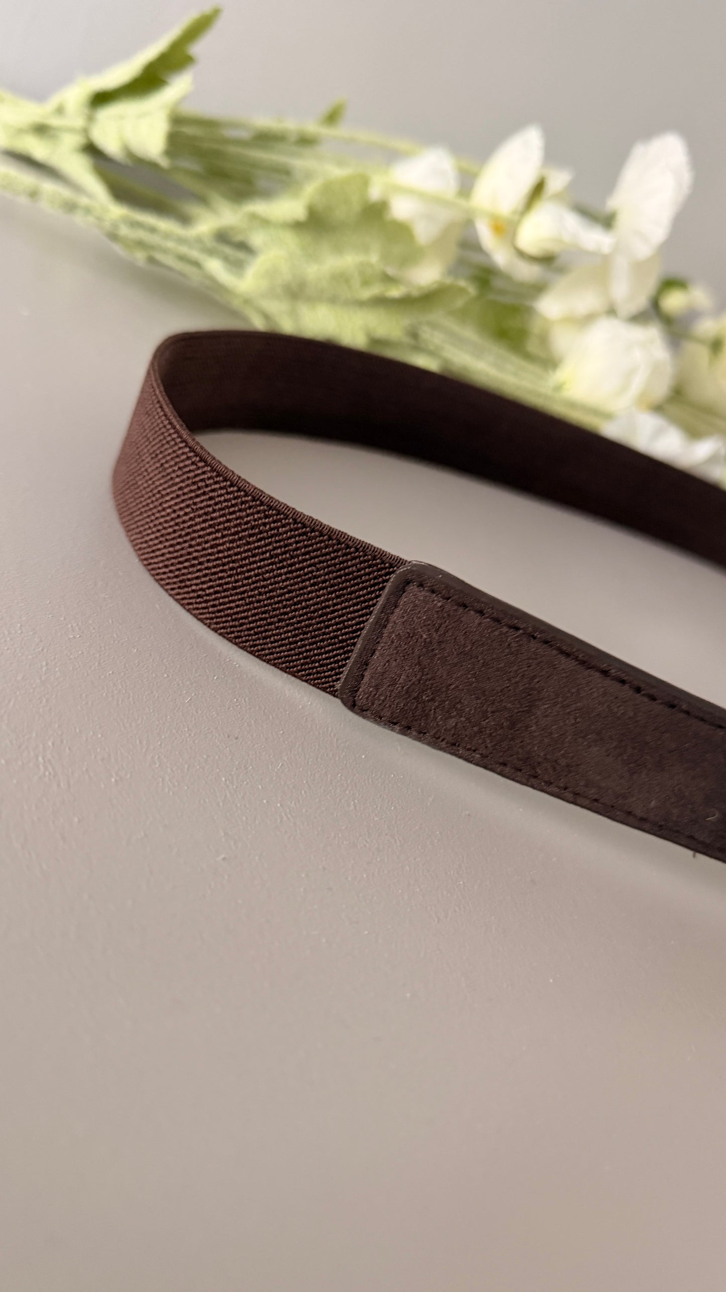 NARROW BROWN STRETCH BELT with gold buckle